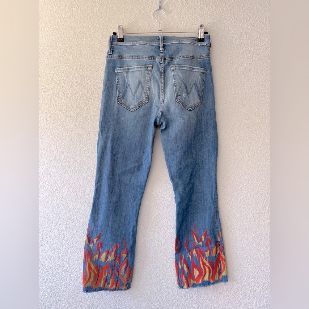 MOTHER The Insider Crop Fray Liar Liar Flame Jeans - Picture 2 of 13